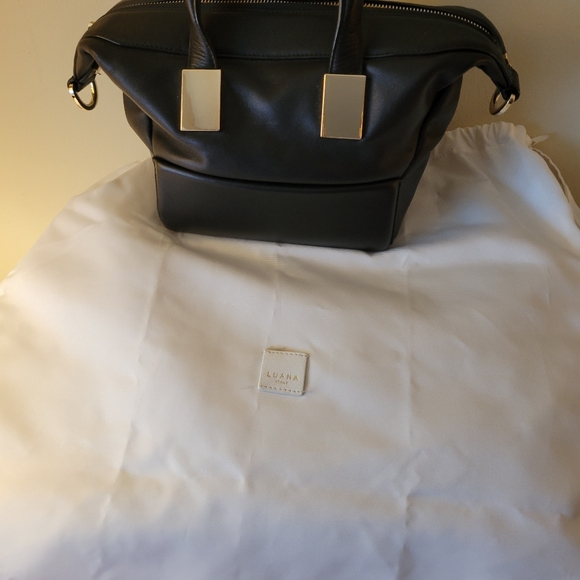 Luana Black Leather Handbag. - Picture 2 of 5